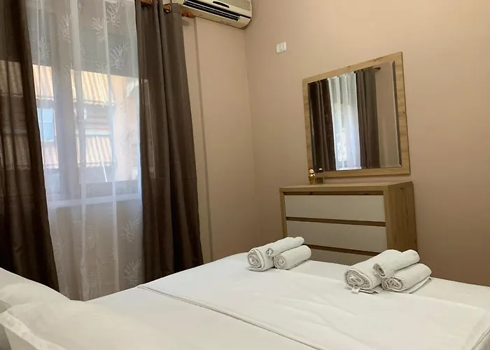 Roar Apartment Golem (Tirana)